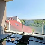 Refugiu Linistit In Baneasa 아파트